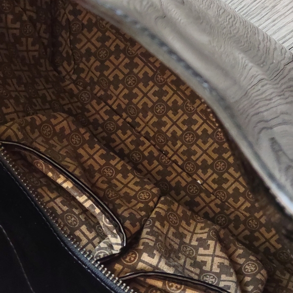 Beautiful shoulder bag by Tory Burch 🌼☘️🍀 - Picture 10 of 12